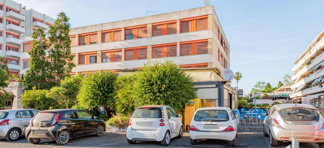 CERENOVA CENTRALISSIMO MONOLOCALE COMPLETAMENTE RISTRUTTURATO CON ASCENSORE