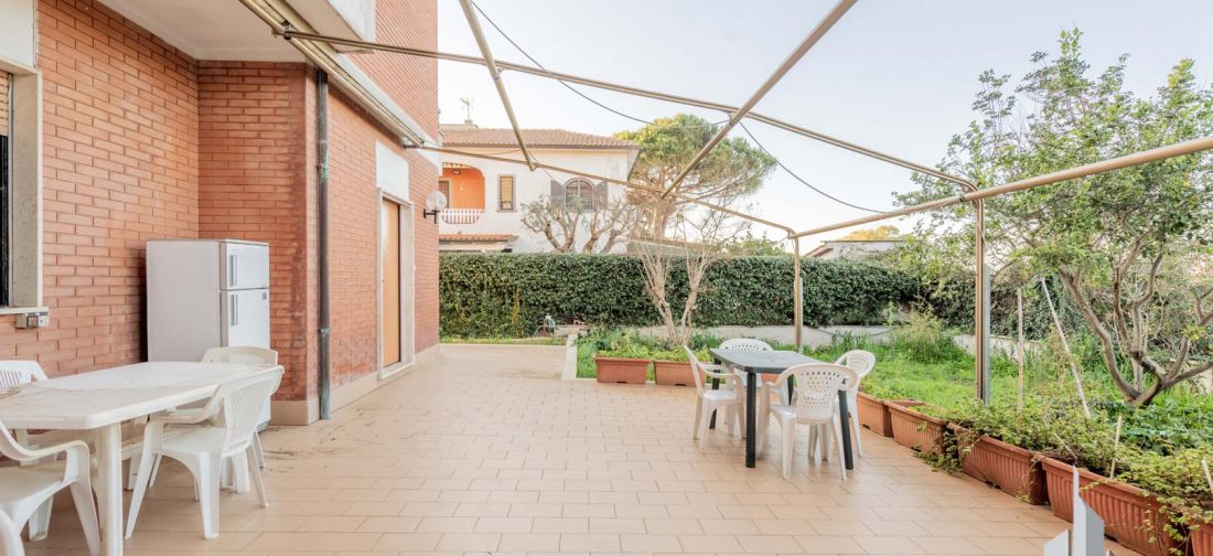 CAMPO DI MARE VILLA TRILIVELLI CON AMPIO GIARDINO