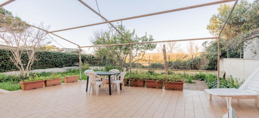 CAMPO DI MARE VILLA TRILIVELLI CON AMPIO GIARDINO