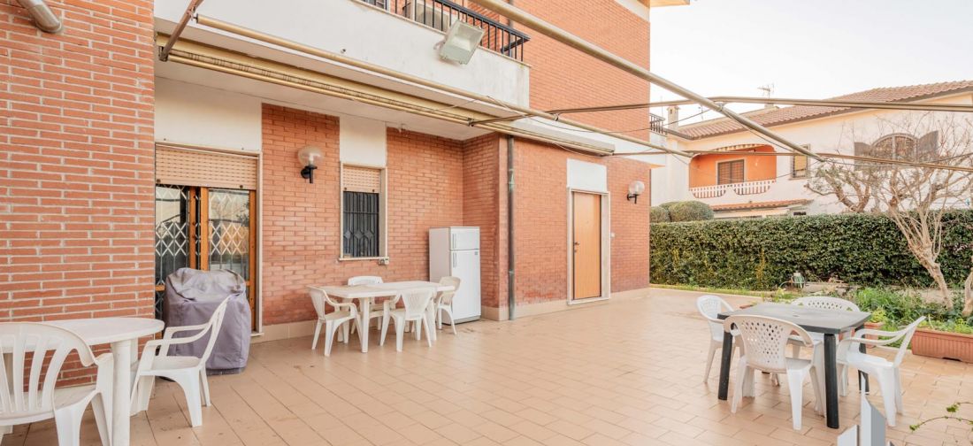 CAMPO DI MARE VILLA TRILIVELLI CON AMPIO GIARDINO