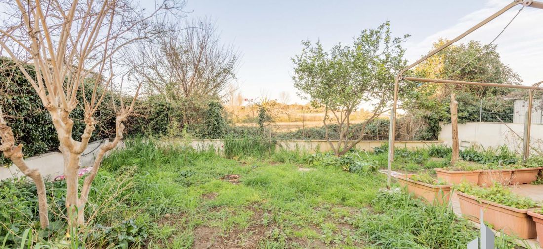 CAMPO DI MARE VILLA TRILIVELLI CON AMPIO GIARDINO
