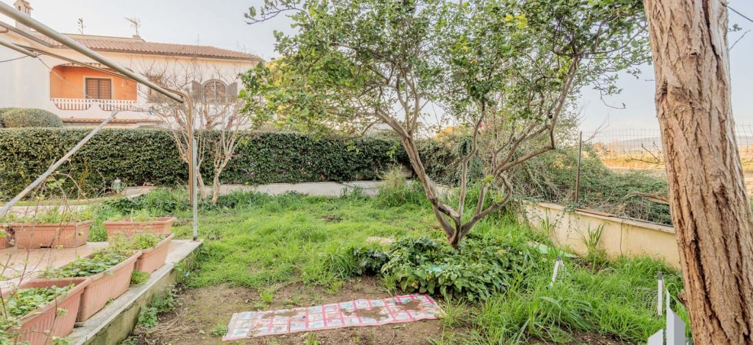 CAMPO DI MARE VILLA TRILIVELLI CON AMPIO GIARDINO