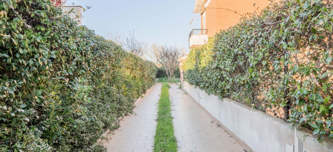CAMPO DI MARE VILLA TRILIVELLI CON AMPIO GIARDINO