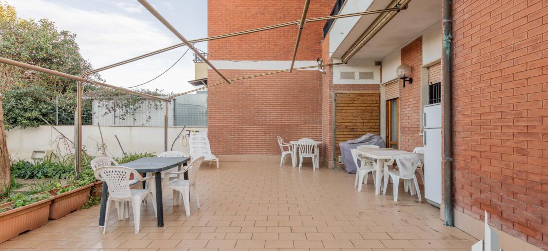 CAMPO DI MARE VILLA TRILIVELLI CON AMPIO GIARDINO