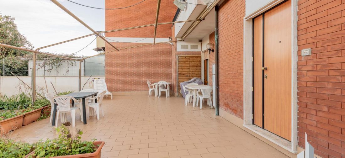 CAMPO DI MARE VILLA TRILIVELLI CON AMPIO GIARDINO