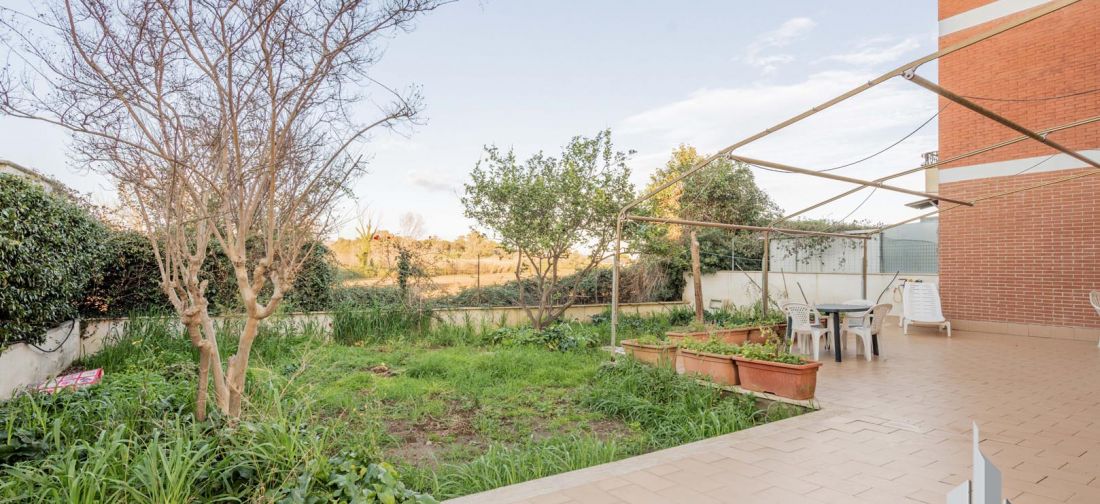 CAMPO DI MARE VILLA TRILIVELLI CON AMPIO GIARDINO