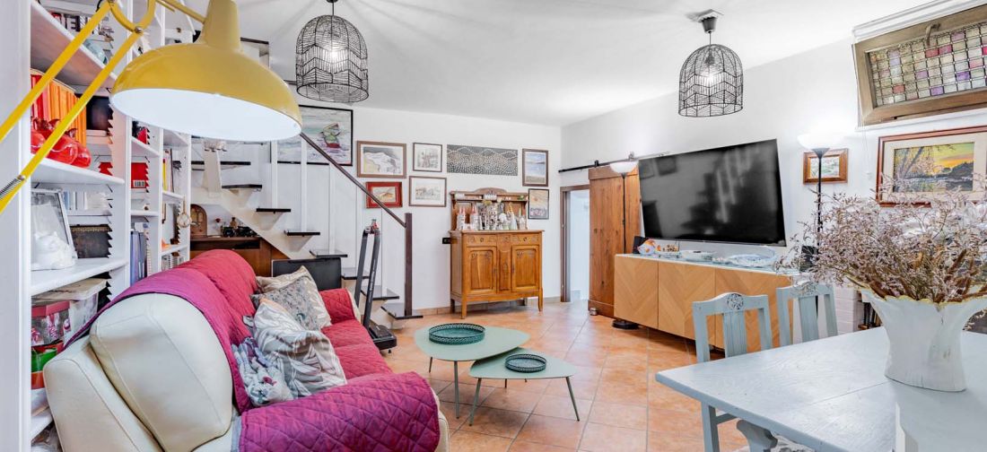 CERVETERI - ZONA TYRSENIA - VILLETTA TRILIVELLI RISTRUTTURATA