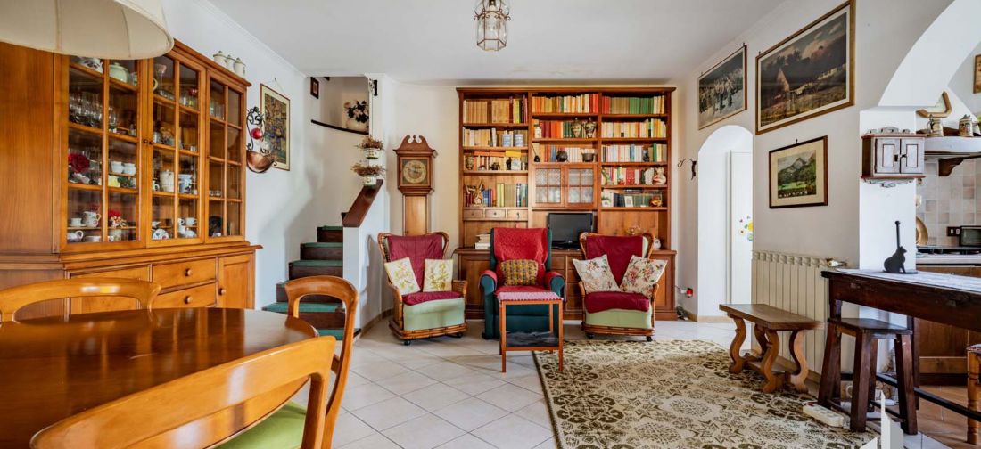 CERENOVA ZONA CHIESA VILLA BILIVELLI RISTRUTTURATA CON AMPIO GIARDINO
