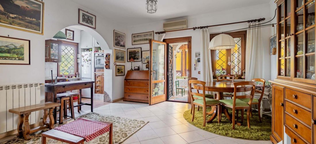 CERENOVA ZONA CHIESA VILLA BILIVELLI RISTRUTTURATA CON AMPIO GIARDINO