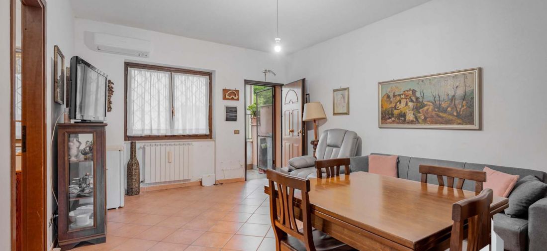 CERVETERI - VIA DEI VILLINI - BILOCALE PIANO TERRA CON POSTO AUTO E CANTINA - ACCESSO INDIPENDENTE