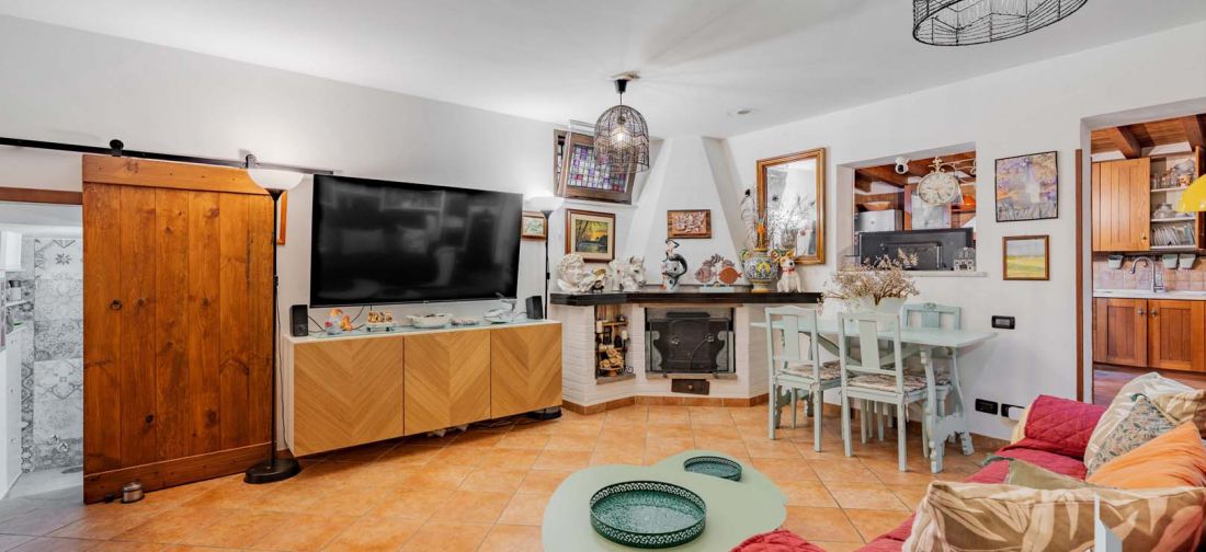 CERVETERI - ZONA TYRSENIA - VILLETTA TRILIVELLI RISTRUTTURATA