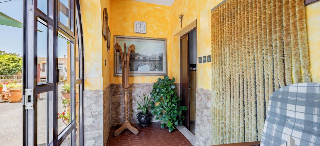 CERVETERI VIA AURELIA 46, EX CASALE ENTE MAREMMA CON TERRENNO 1000 MQ
