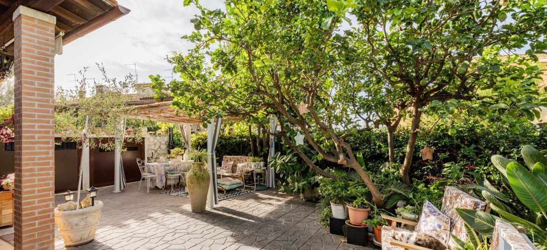 CERVETERI - ZONA TYRSENIA - VILLETTA TRILIVELLI RISTRUTTURATA