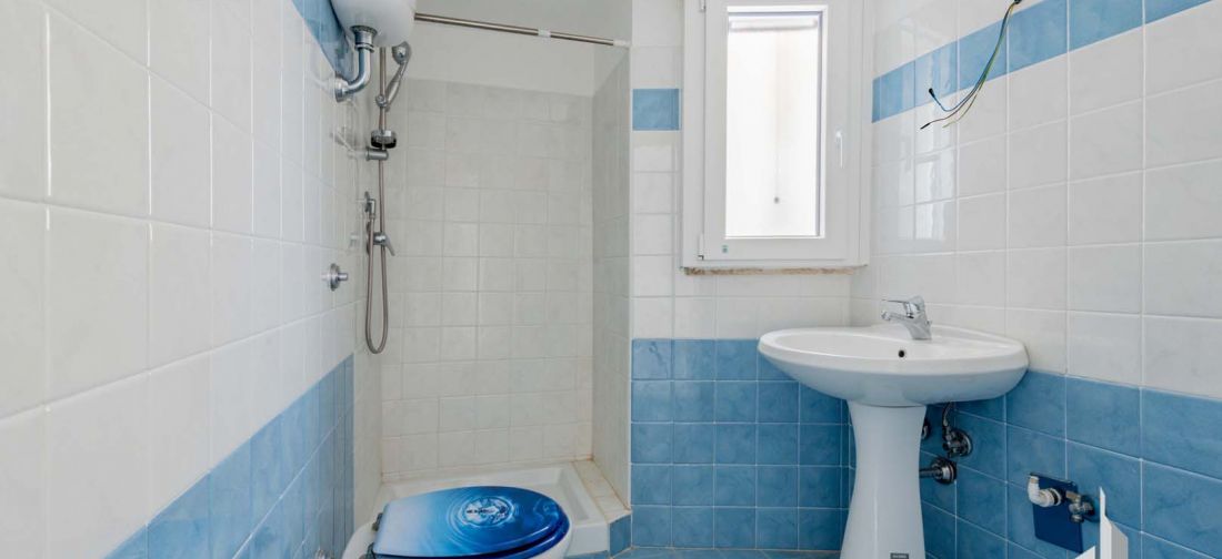 CERENOVA APPARTAMENTO BILIVELLI RISTRUTTURATO CON POSTO AUTO E PISCINA