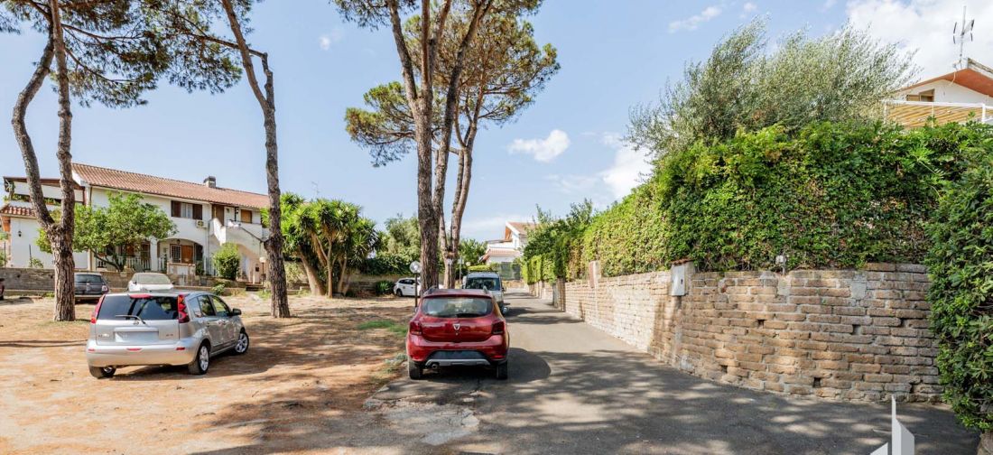 CERVETERI - ZONA TYRSENIA - BILOCALE SOPPALCATO CON AMPIO TERRAZZO