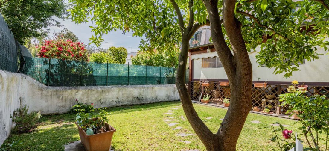 CERENOVA ZONA CHIESA VILLA BILIVELLI RISTRUTTURATA CON AMPIO GIARDINO