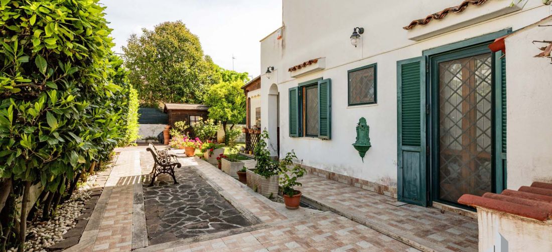 CERENOVA ZONA CHIESA VILLA BILIVELLI RISTRUTTURATA CON AMPIO GIARDINO
