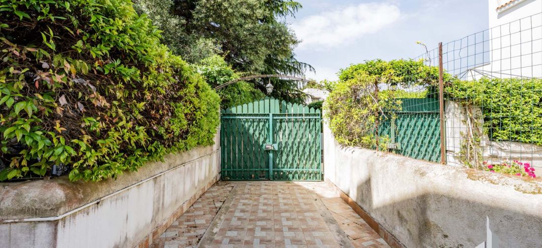 CERENOVA ZONA CHIESA VILLA BILIVELLI RISTRUTTURATA CON AMPIO GIARDINO