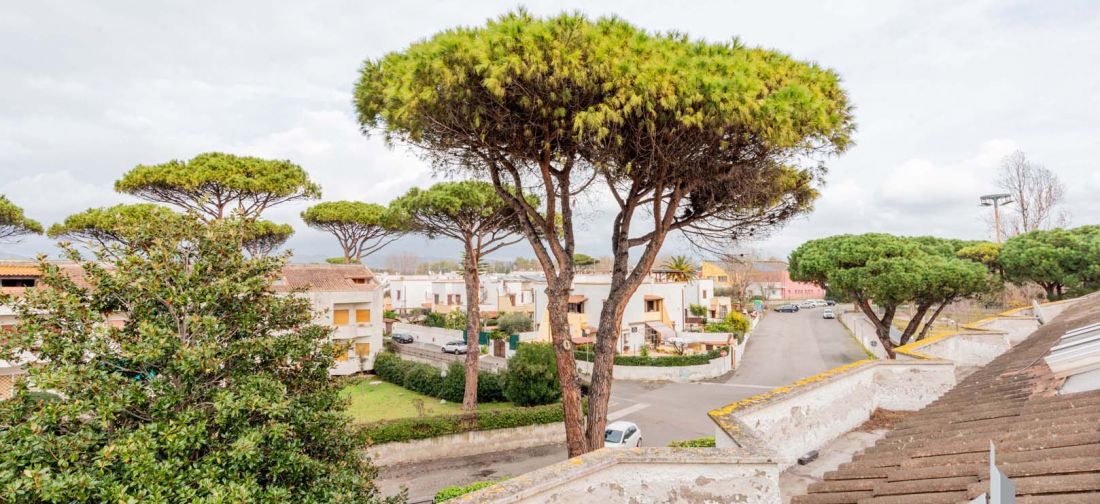 CERENOVA APPARTAMENTO BILIVELLI RISTRUTTURATO CON POSTO AUTO E PISCINA