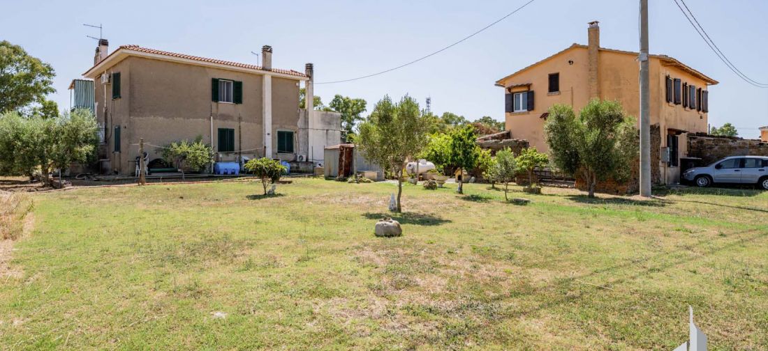 CERVETERI VIA AURELIA 46, EX CASALE ENTE MAREMMA CON TERRENNO 1000 MQ