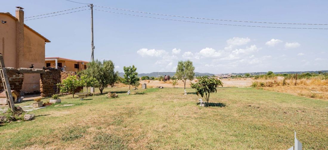CERVETERI VIA AURELIA 46, EX CASALE ENTE MAREMMA CON TERRENNO 1000 MQ