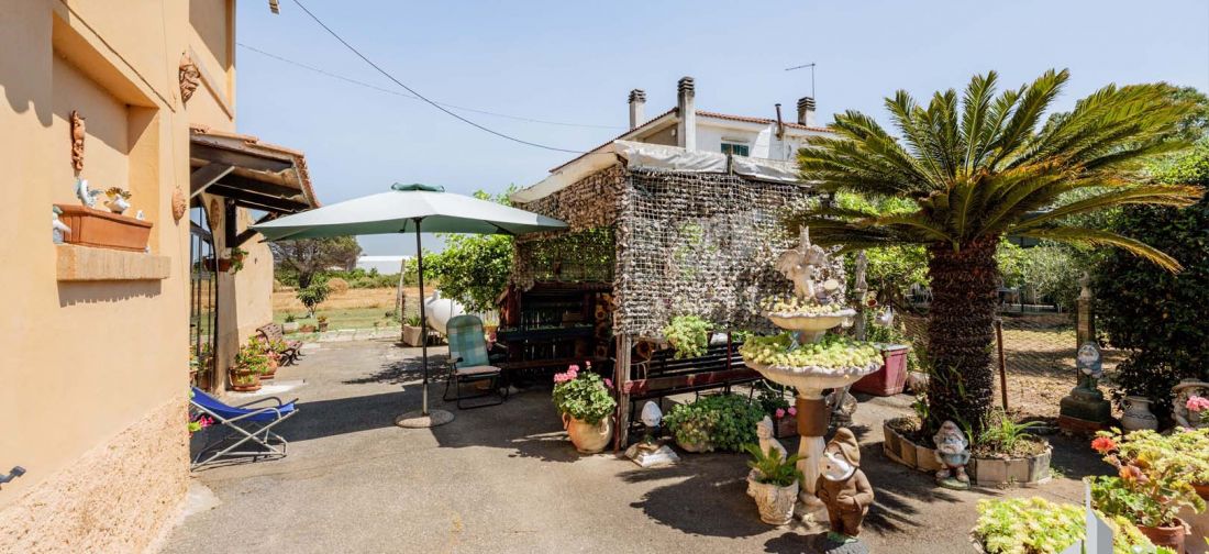 CERVETERI VIA AURELIA 46, EX CASALE ENTE MAREMMA CON TERRENNO 1000 MQ