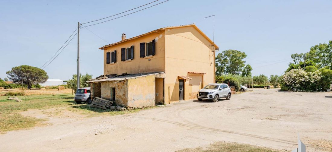 CERVETERI VIA AURELIA 46, EX CASALE ENTE MAREMMA CON TERRENNO 1000 MQ