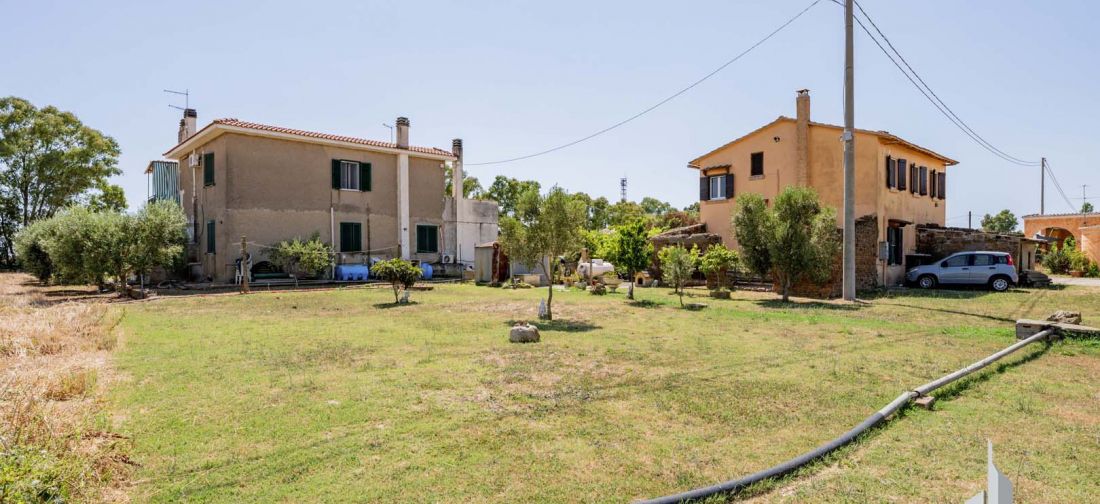 CERVETERI VIA AURELIA 46, EX CASALE ENTE MAREMMA CON TERRENNO 1000 MQ