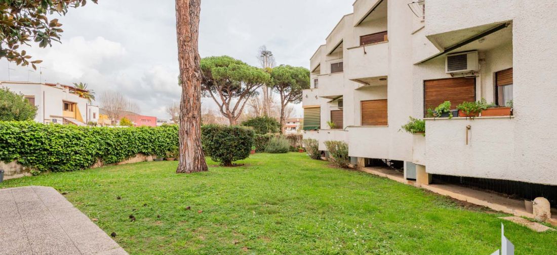 CERENOVA APPARTAMENTO BILIVELLI RISTRUTTURATO CON POSTO AUTO E PISCINA