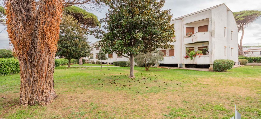 CERENOVA APPARTAMENTO BILIVELLI RISTRUTTURATO CON POSTO AUTO E PISCINA