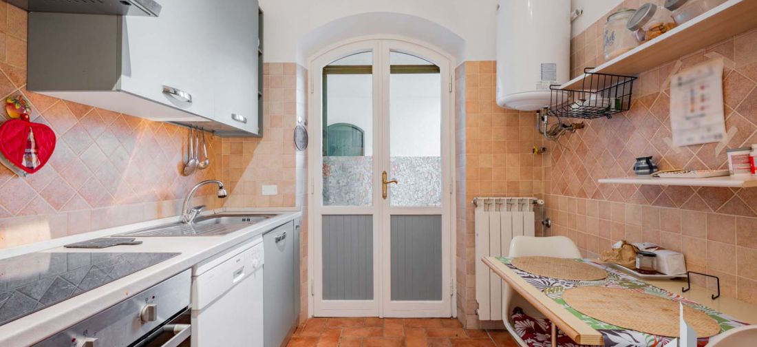 CERENOVA PRESTIGIOSA VILLA CON GIARDINO ANGOLARE