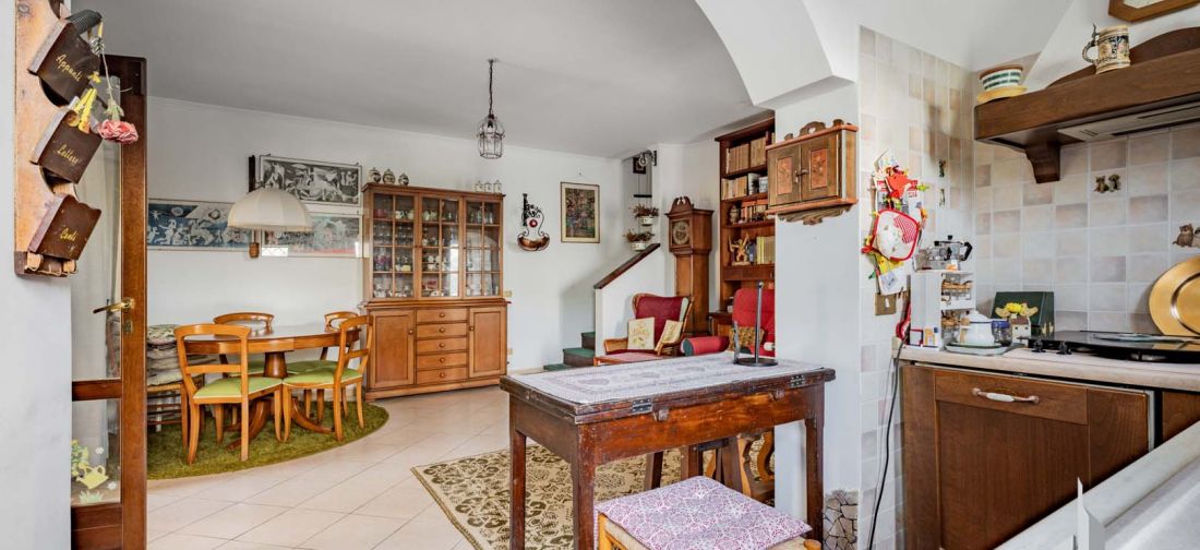 CERENOVA ZONA CHIESA VILLA BILIVELLI RISTRUTTURATA CON AMPIO GIARDINO