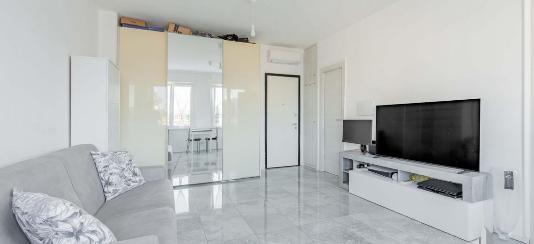 CERENOVA CENTRALISSIMO MONOLOCALE COMPLETAMENTE RISTRUTTURATO CON ASCENSORE