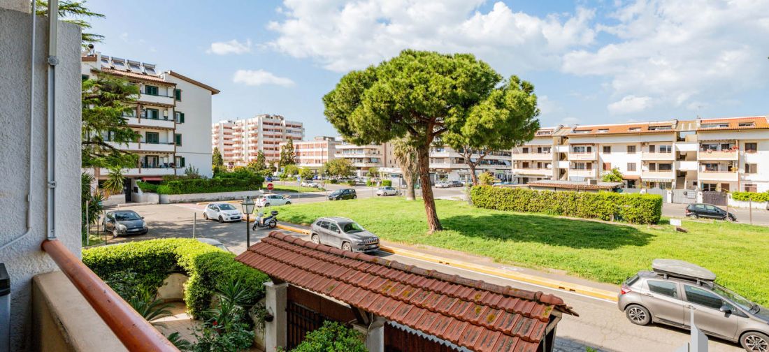 CERENOVA CENTRALISSIMO BILOCALE RISTRUTTURATO CON POSTO AUTO E PISCINA