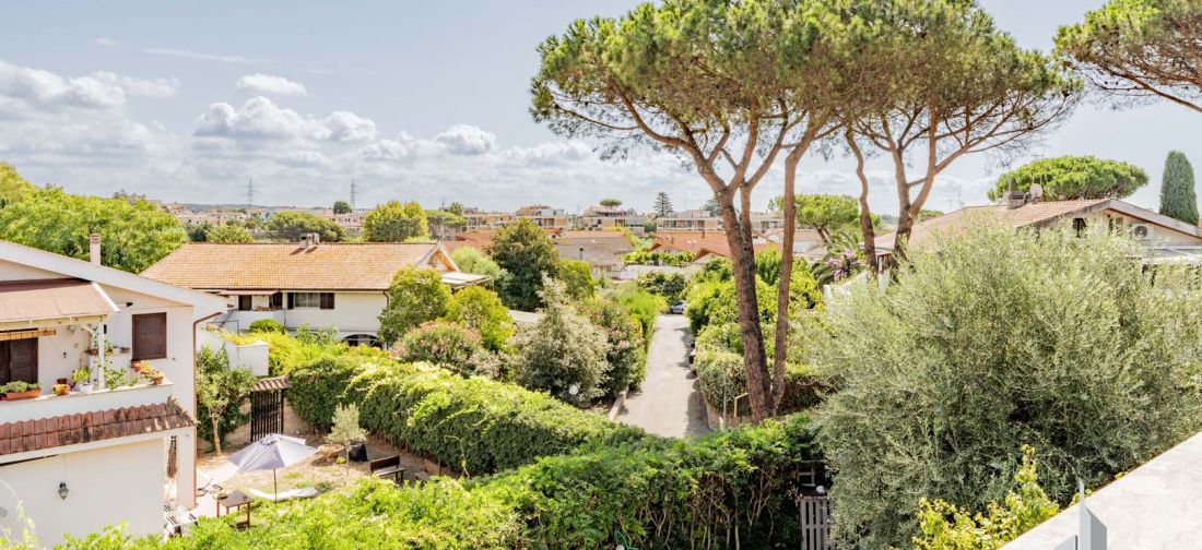 CERVETERI - ZONA TYRSENIA - BILOCALE SOPPALCATO CON AMPIO TERRAZZO
