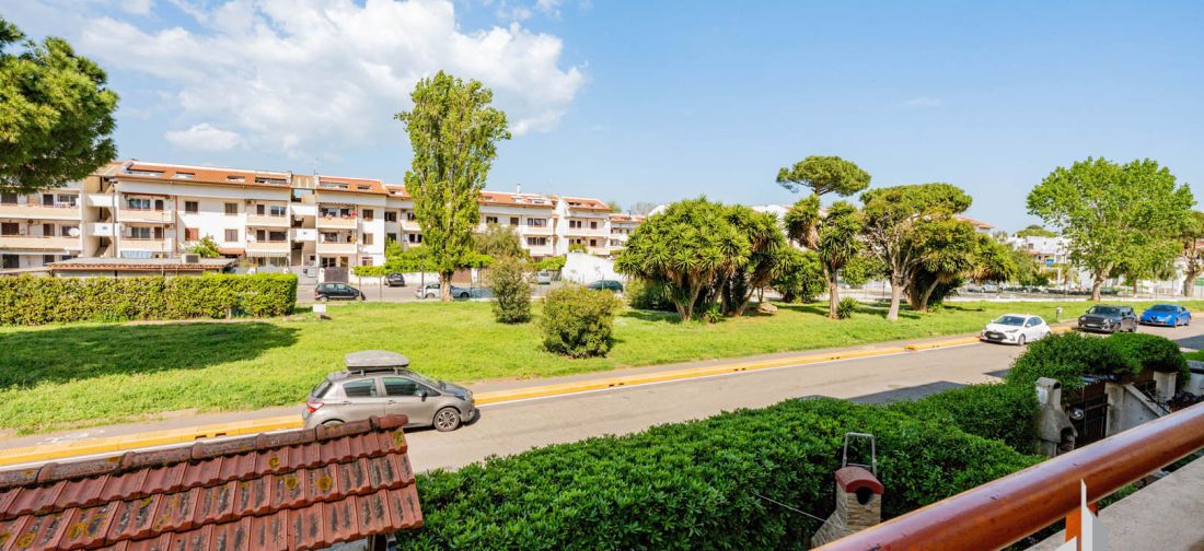 CERENOVA CENTRALISSIMO BILOCALE RISTRUTTURATO CON POSTO AUTO E PISCINA