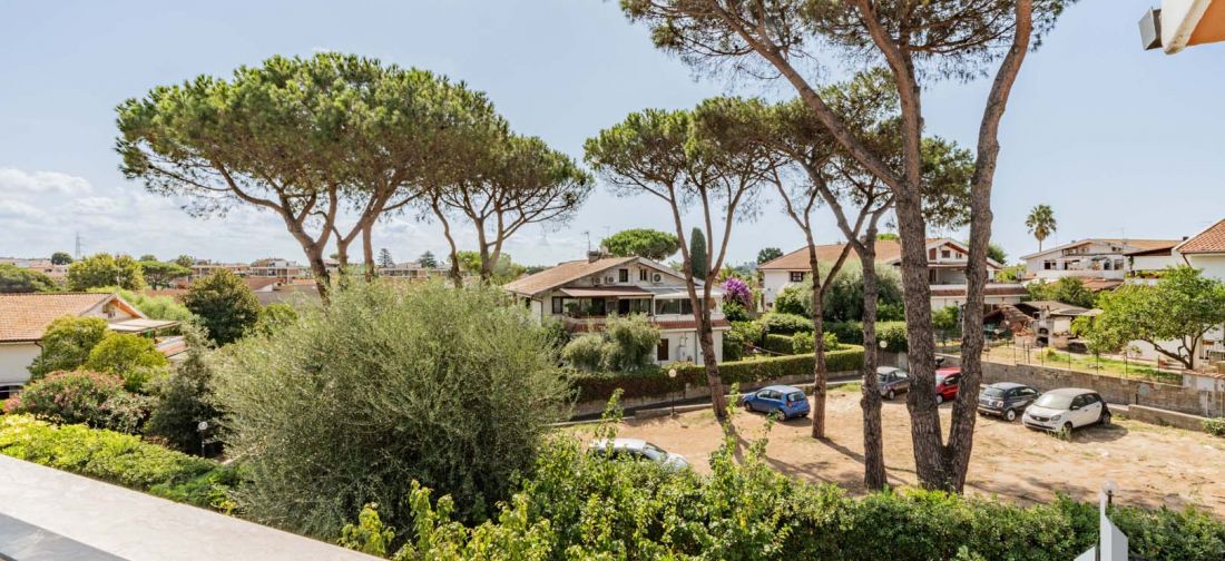 CERVETERI - ZONA TYRSENIA - BILOCALE SOPPALCATO CON AMPIO TERRAZZO