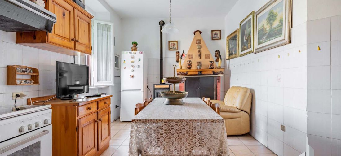 CERVETERI VIA AURELIA 46, EX CASALE ENTE MAREMMA CON TERRENNO 1000 MQ