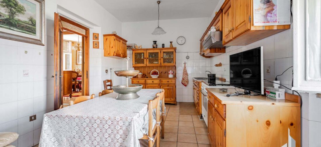 CERVETERI VIA AURELIA 46, EX CASALE ENTE MAREMMA CON TERRENNO 1000 MQ