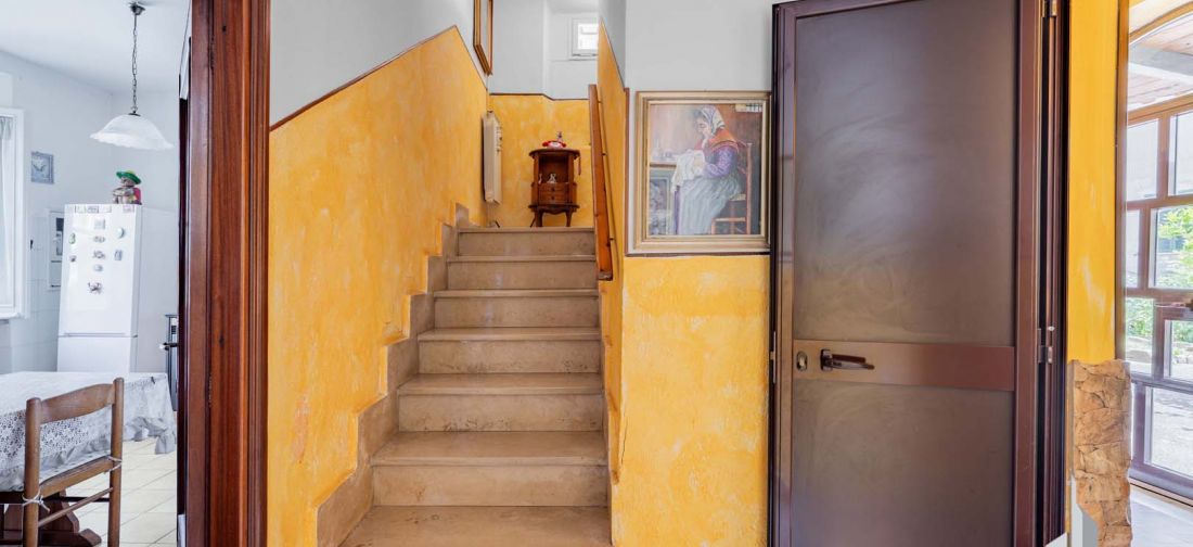 CERVETERI VIA AURELIA 46, EX CASALE ENTE MAREMMA CON TERRENNO 1000 MQ