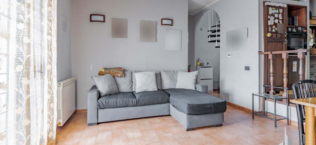 CERENOVA ZONA SCUOLE TRILOCALE BILIVELLI CON DUE BALCONI