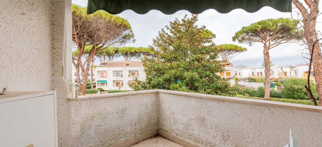 CERENOVA APPARTAMENTO BILIVELLI RISTRUTTURATO CON POSTO AUTO E PISCINA