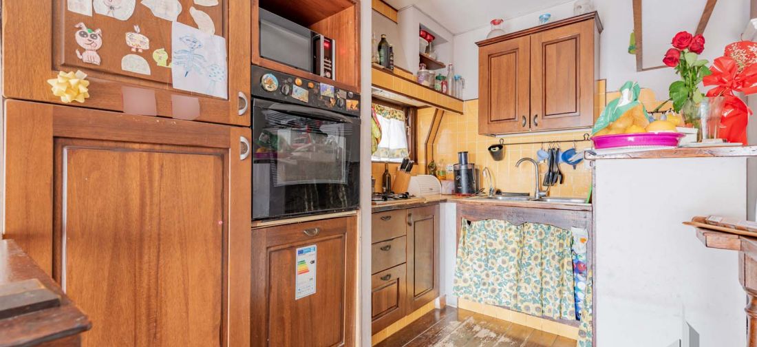 CERENOVA ZONA SCUOLE TRILOCALE BILIVELLI CON DUE BALCONI