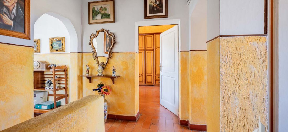CERVETERI VIA AURELIA 46, EX CASALE ENTE MAREMMA CON TERRENNO 1000 MQ