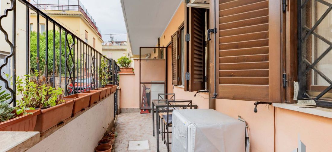 CERVETERI - VIA DEI VILLINI - BILOCALE PIANO TERRA CON POSTO AUTO E CANTINA - ACCESSO INDIPENDENTE