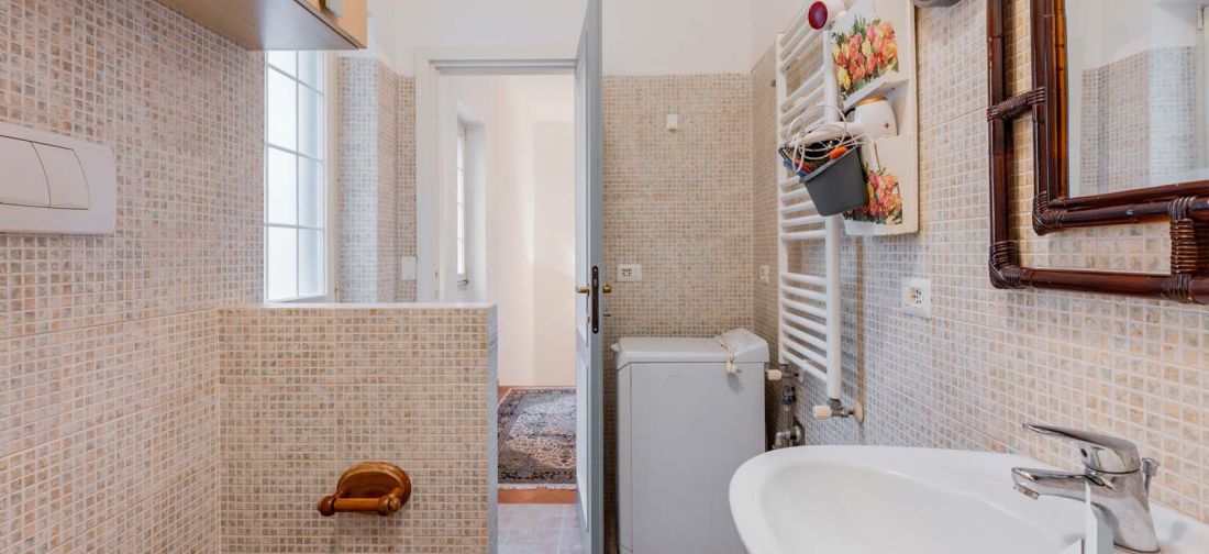 CERENOVA PRESTIGIOSA VILLA CON GIARDINO ANGOLARE
