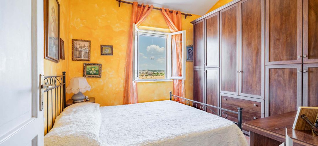 CERVETERI VIA AURELIA 46, EX CASALE ENTE MAREMMA CON TERRENNO 1000 MQ