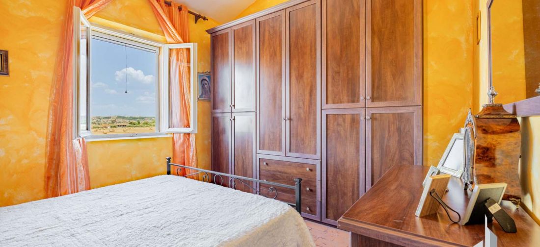 CERVETERI VIA AURELIA 46, EX CASALE ENTE MAREMMA CON TERRENNO 1000 MQ
