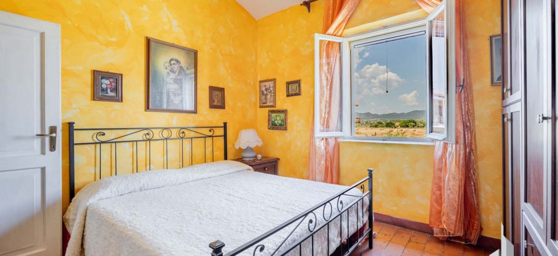 CERVETERI VIA AURELIA 46, EX CASALE ENTE MAREMMA CON TERRENNO 1000 MQ