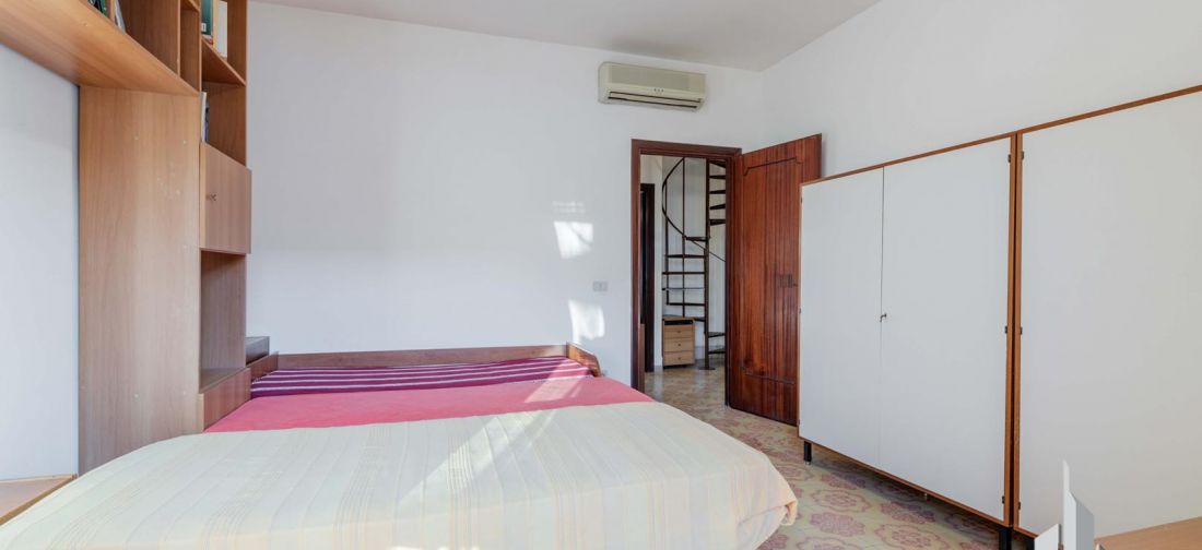 CAMPO DI MARE VILLA TRILIVELLI CON AMPIO GIARDINO